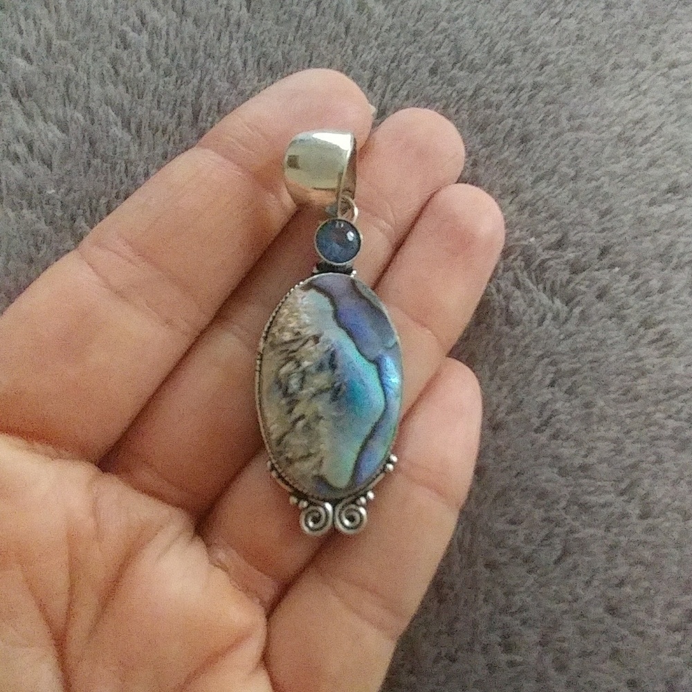 Pendant